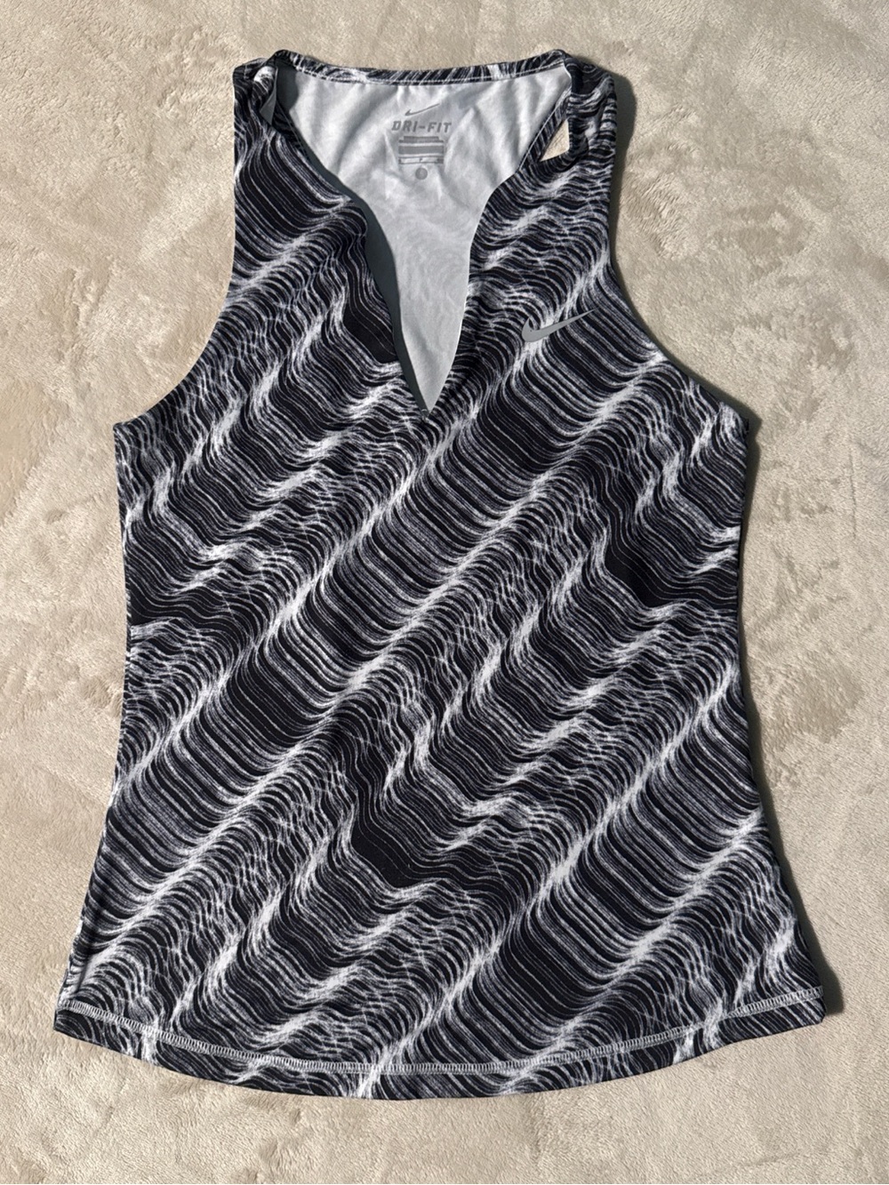 Nike Women's Black & White Wave-Print V-Neck Tank